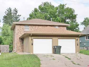 1220 S 32nd Street, Lincoln, NE 68510