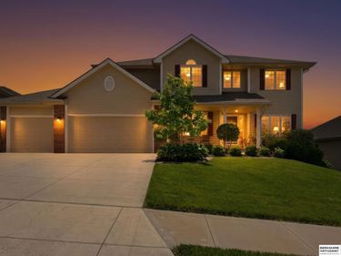 17323 Franklin Drive, Omaha, NE 68118