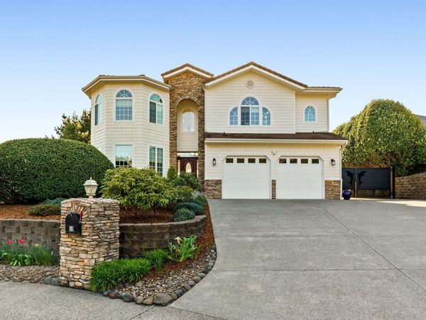58 Shoreline Drive, Florence, OR 97439