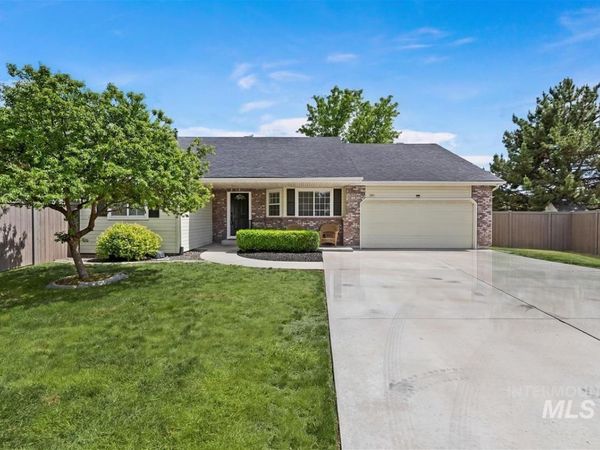 389 W Bosanka Drive, Eagle, ID 83616