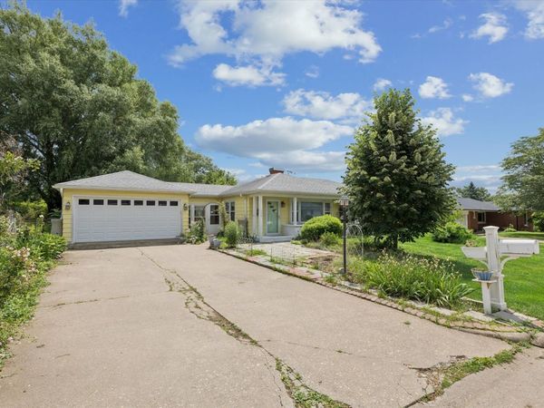 115 Lawerence Street , Clinton, IA 52732
