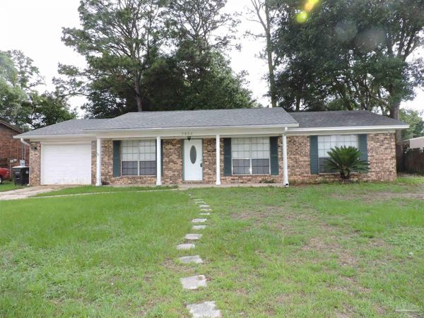 7834 Charter Oaks Dr, Pensacola, FL 32514