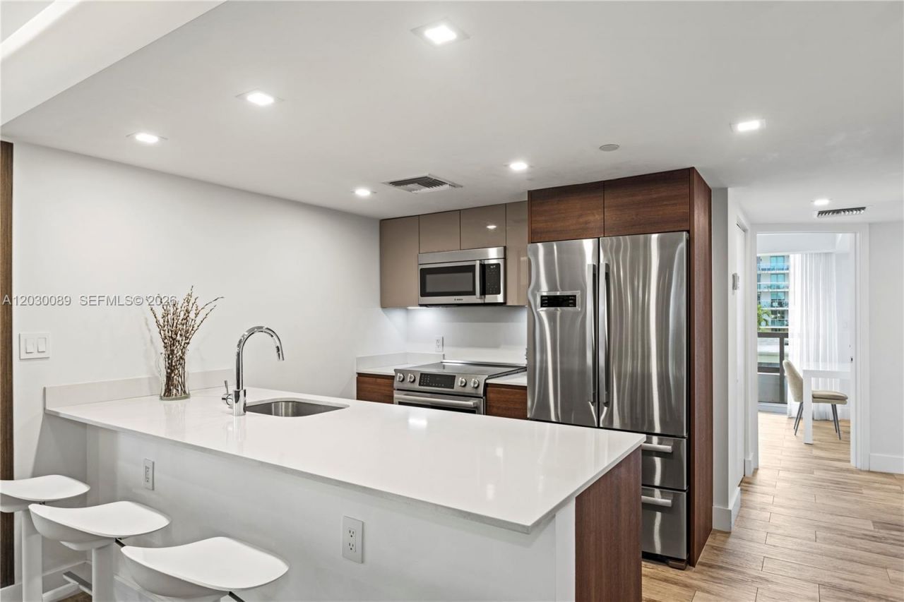 9261 E Bay Harbor Dr, Unit 407, Bay Harbor Islands, FL 33154 Photo
