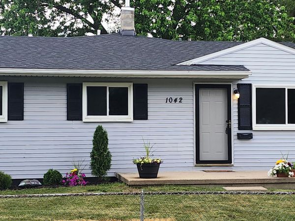1042 Red Leaf Lane, Ypsilanti, MI 48198