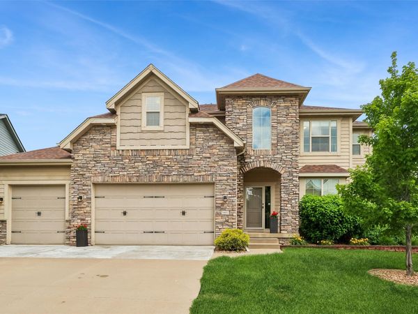 16651 Oakbrook Drive , Clive, IA 50325