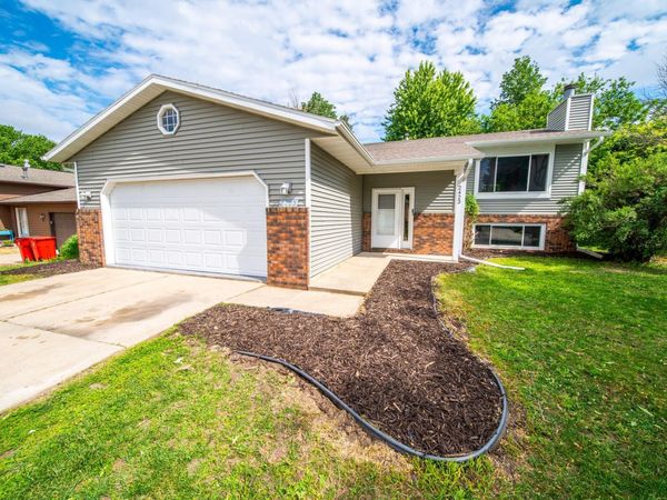 2423 59th St Nw , Rochester, MN 55901