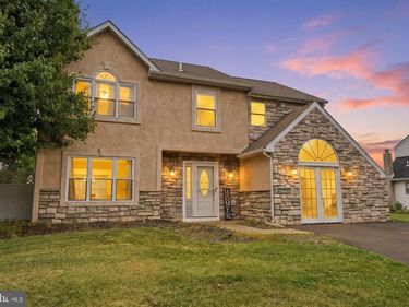 2028 CHATHAM DRIVE , BENSALEM, PA 19020