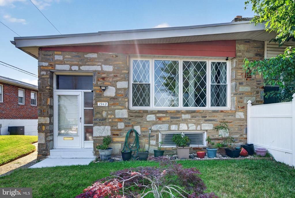 1942 Nester Street, Philadelphia, PA 19115 Main Photo