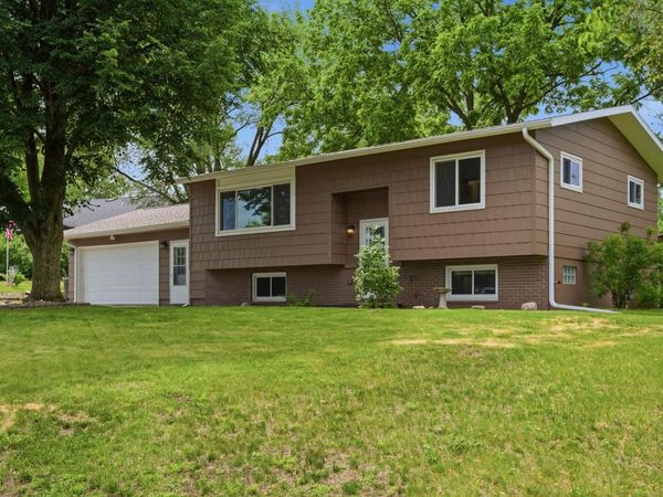 1610 Cliffview Dr, Holmen, WI 54636