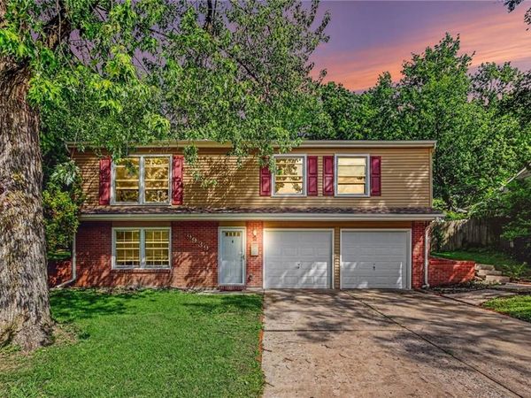 9939 Harrison Street, Kansas City, MO 64131