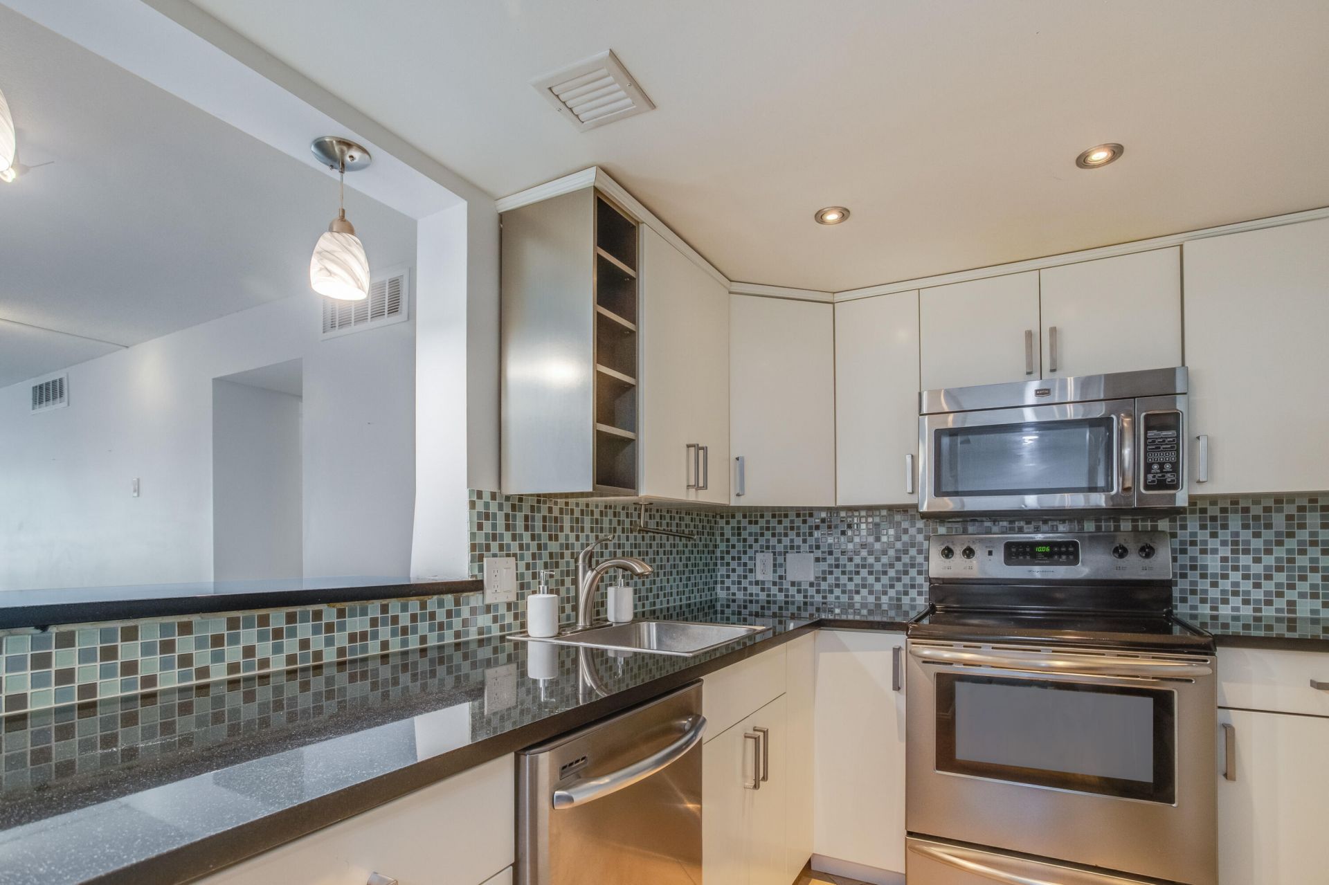 2651 S Course Drive, Unit 109, Pompano Beach, FL 33069 Main Photo