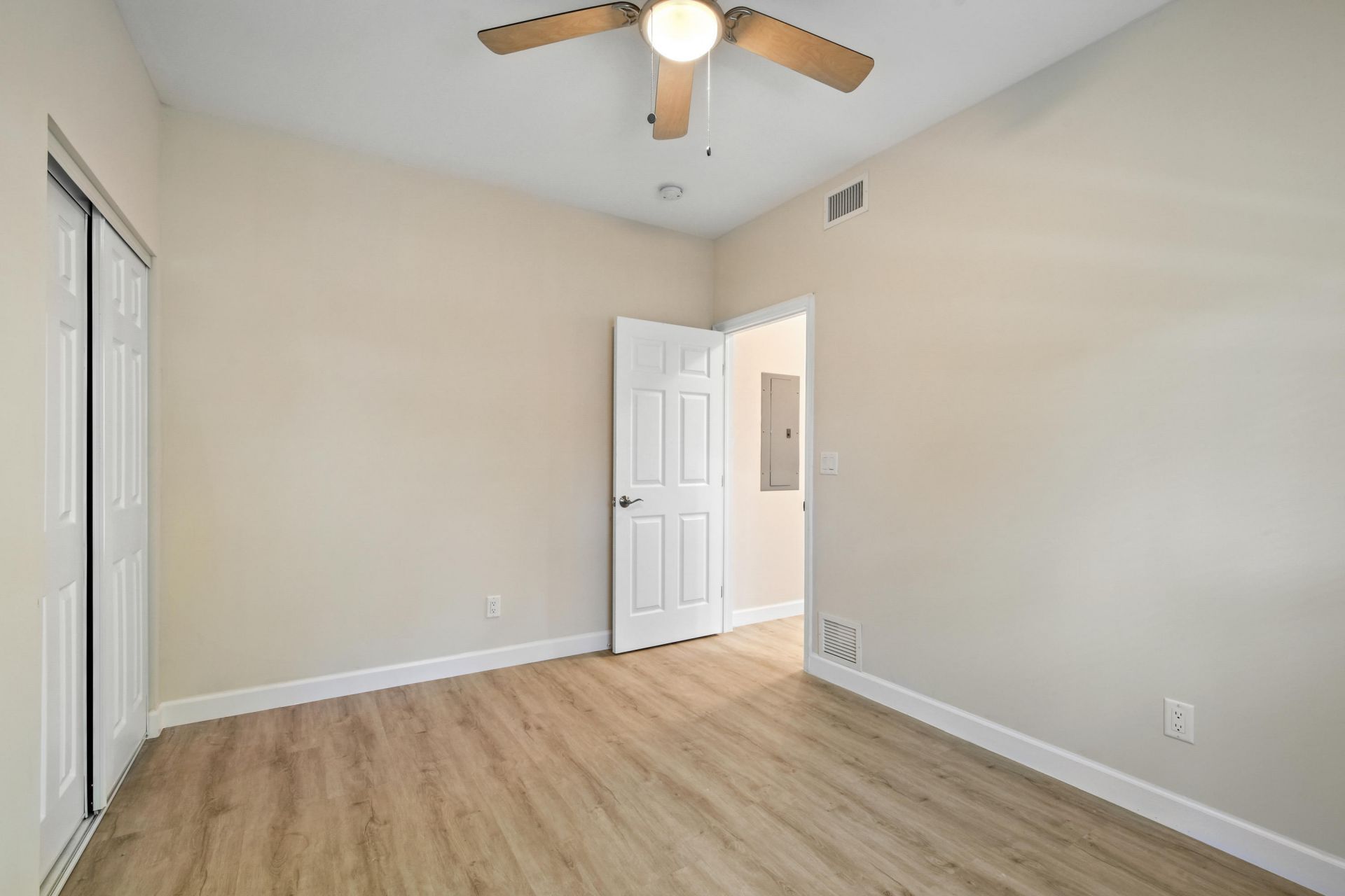 627 Bunker Road, West Palm Beach, FL 33405 Photo