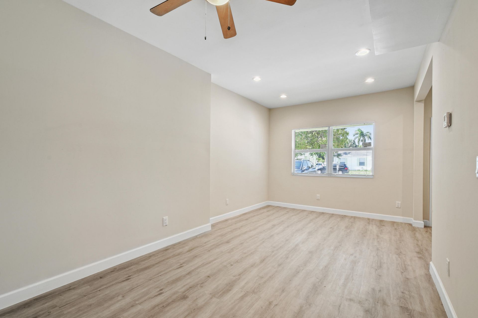 627 Bunker Road, West Palm Beach, FL 33405 Photo