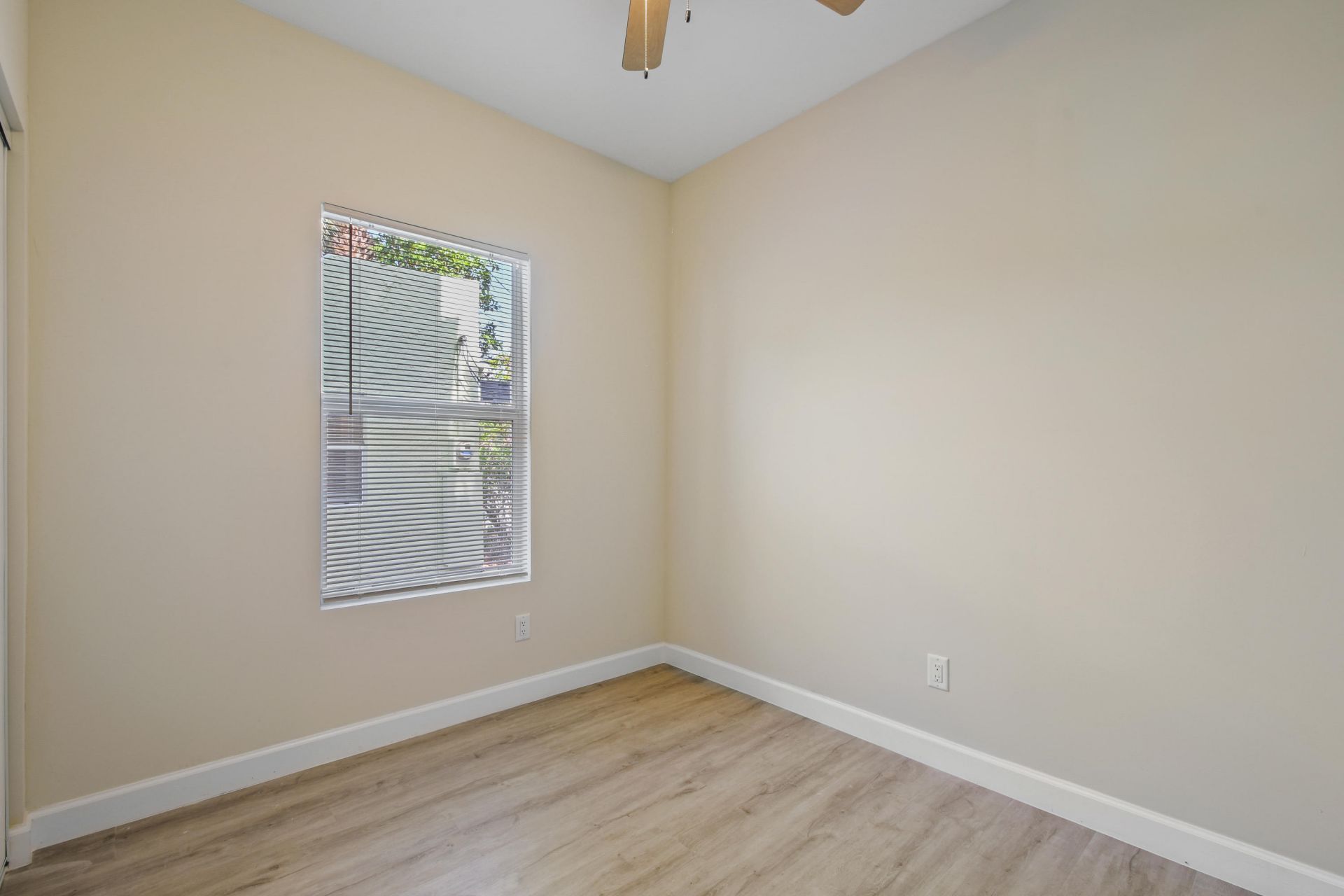 627 Bunker Road, West Palm Beach, FL 33405 Photo