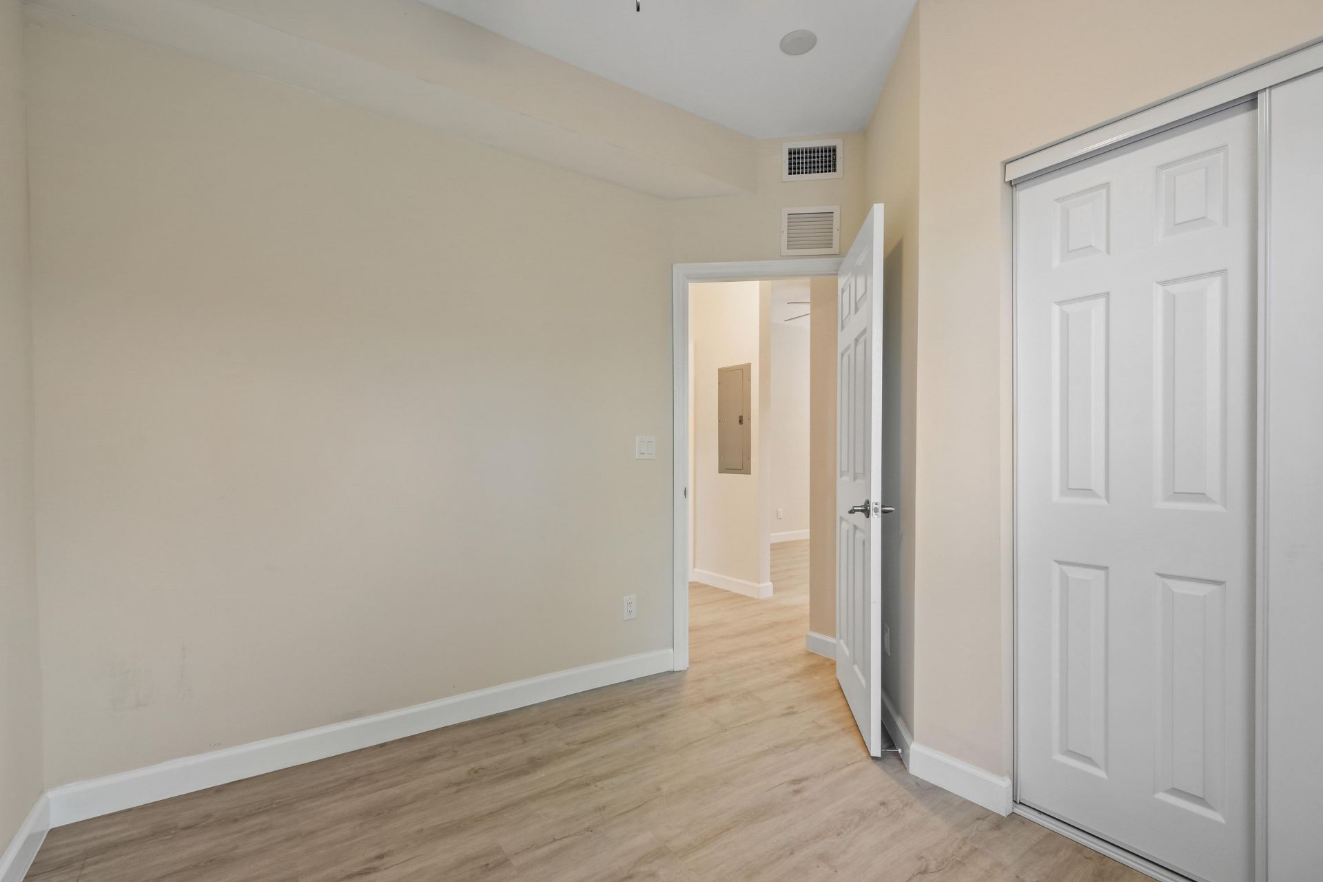 627 Bunker Road, West Palm Beach, FL 33405 Photo