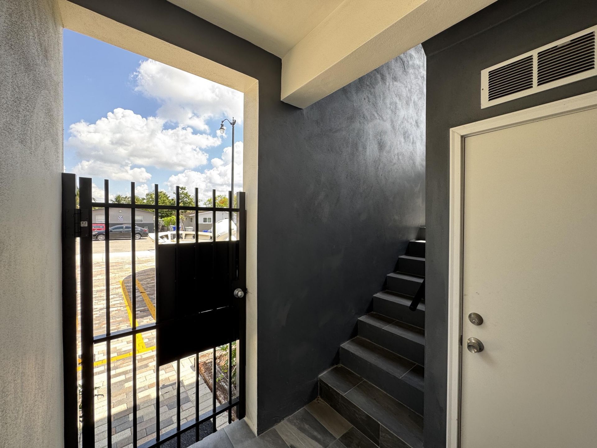 400 NE 30th Street, Unit 2, Pompano Beach, FL 33064 Photo