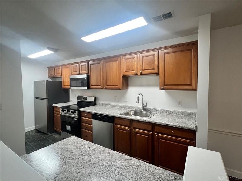 2000 Waterstone Blvd. #103, Washington Township, OH 45342 Photo 6
