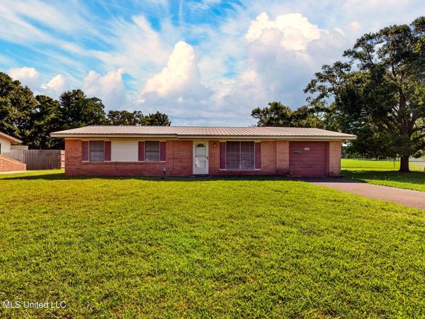 4912 Maid Marion Drive, Pascagoula, MS 39581