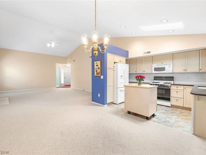 421 Pebblebrook Drive, Willoughby Hills, OH 44094 Photo 7