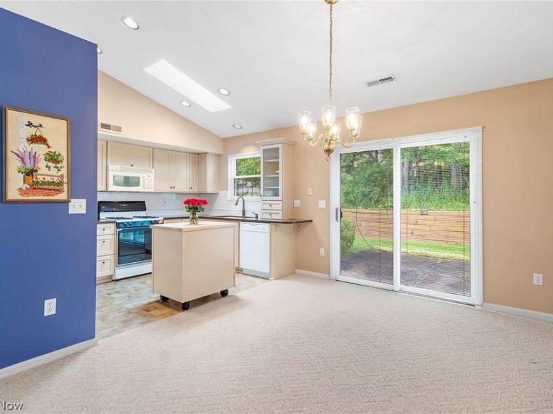 421 Pebblebrook Drive, Willoughby Hills, OH 44094 Photo 8