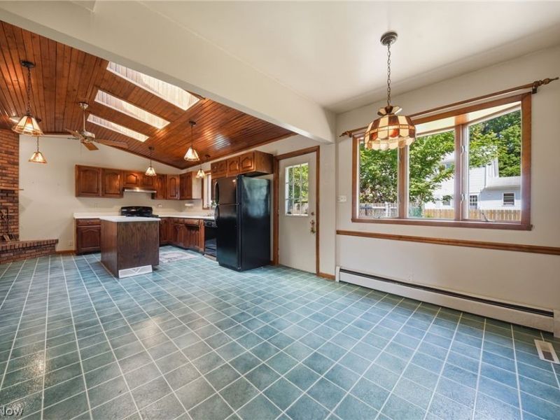 614 Whitney Road, Conneaut, OH 44030 Photo 7