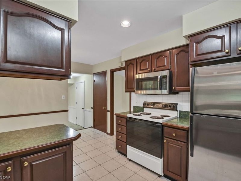 367 Bar Harbor Drive, Bay Village, OH 44140 Photo 14