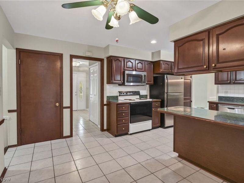 367 Bar Harbor Drive, Bay Village, OH 44140 Photo 18