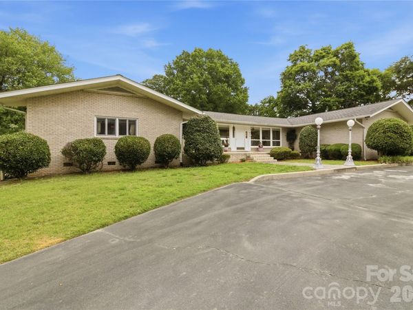 938 Sandswood Drive , Gastonia, NC 28054