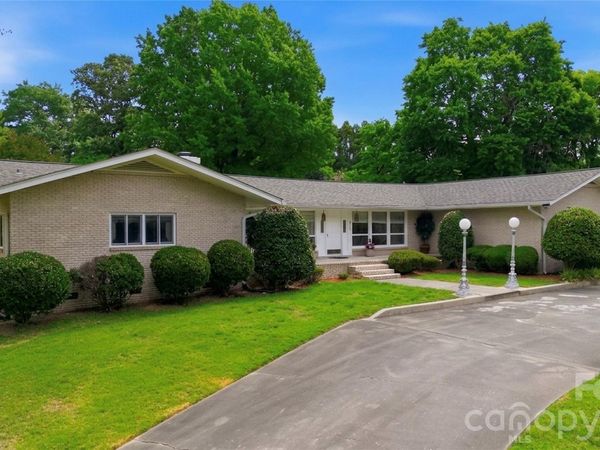 938 Sandswood Drive, Gastonia, NC 28054