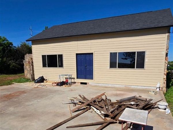 1044 S 4th Street, Perry, OK 73077