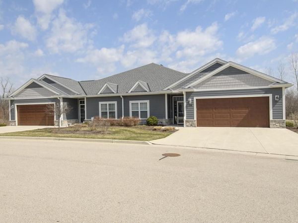 106 Phantom Lake COURT, Mukwonago, WI 53149