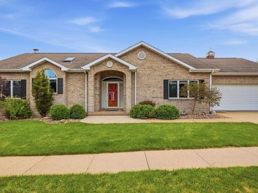 856 Elaine Court, Dubuque, IA 52003
