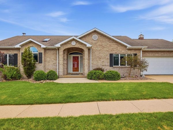 856 Elaine Court, Dubuque, IA 52003
