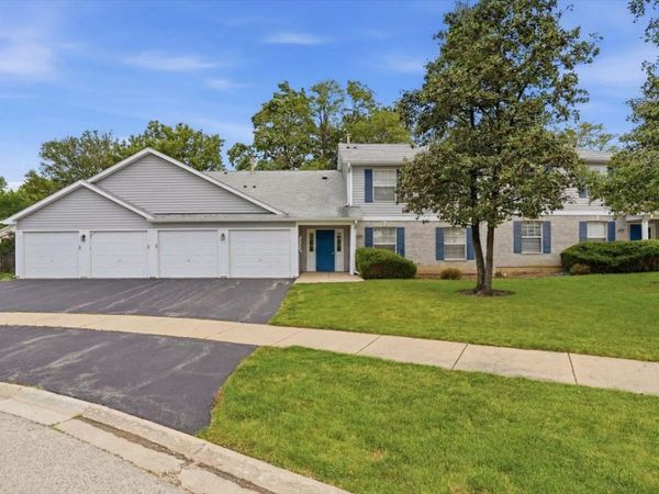1291 N Red Oak Circle , Unit 1, Round Lake Beach, IL 60073