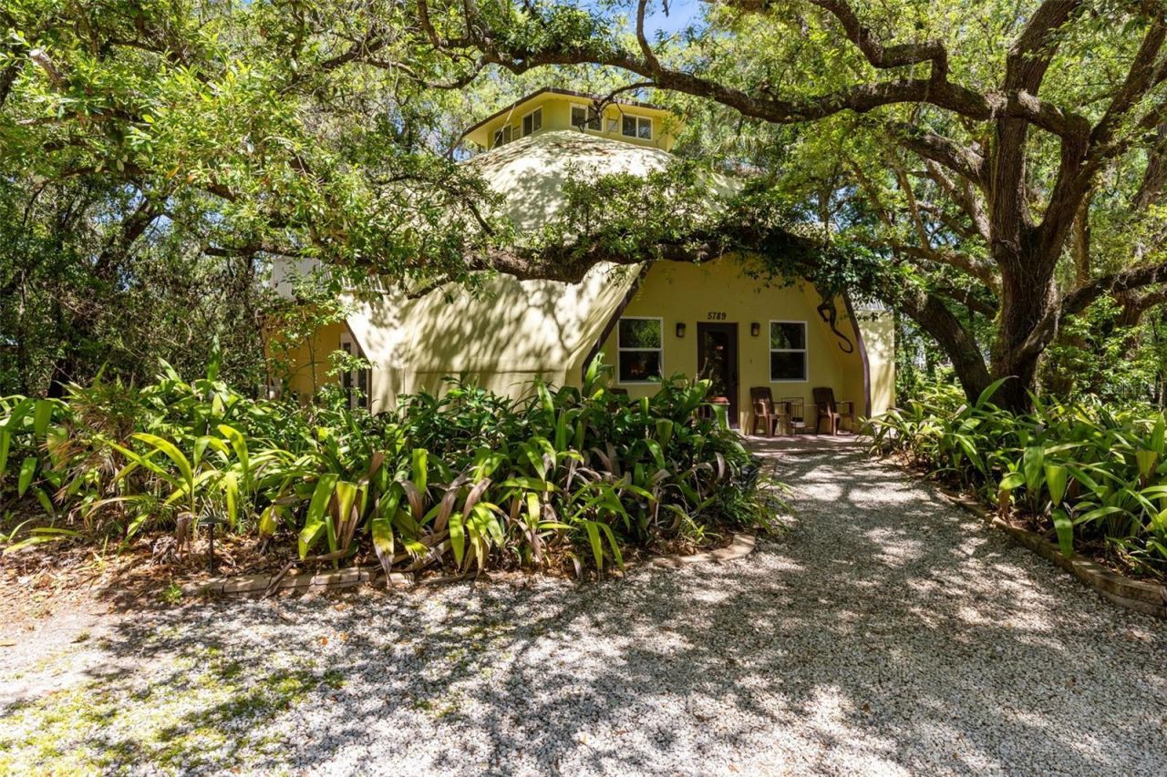 5787 & 5789 N Apopka Vineland Road, Orlando, FL 32818 Photo