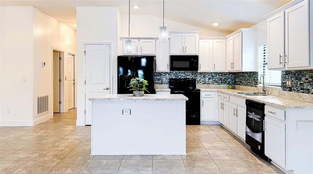 9210 52nd Avenue E, Palmetto, FL 34221 Photo