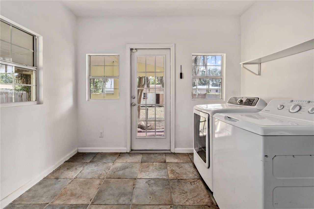 1418 E Powhatan Avenue , Tampa, FL 33604 Photo