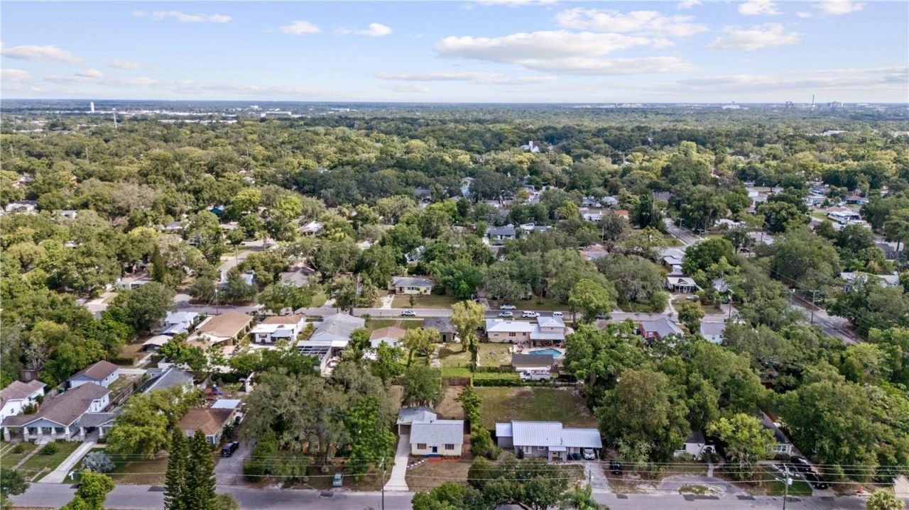 1418 E Powhatan Avenue , Tampa, FL 33604 Photo