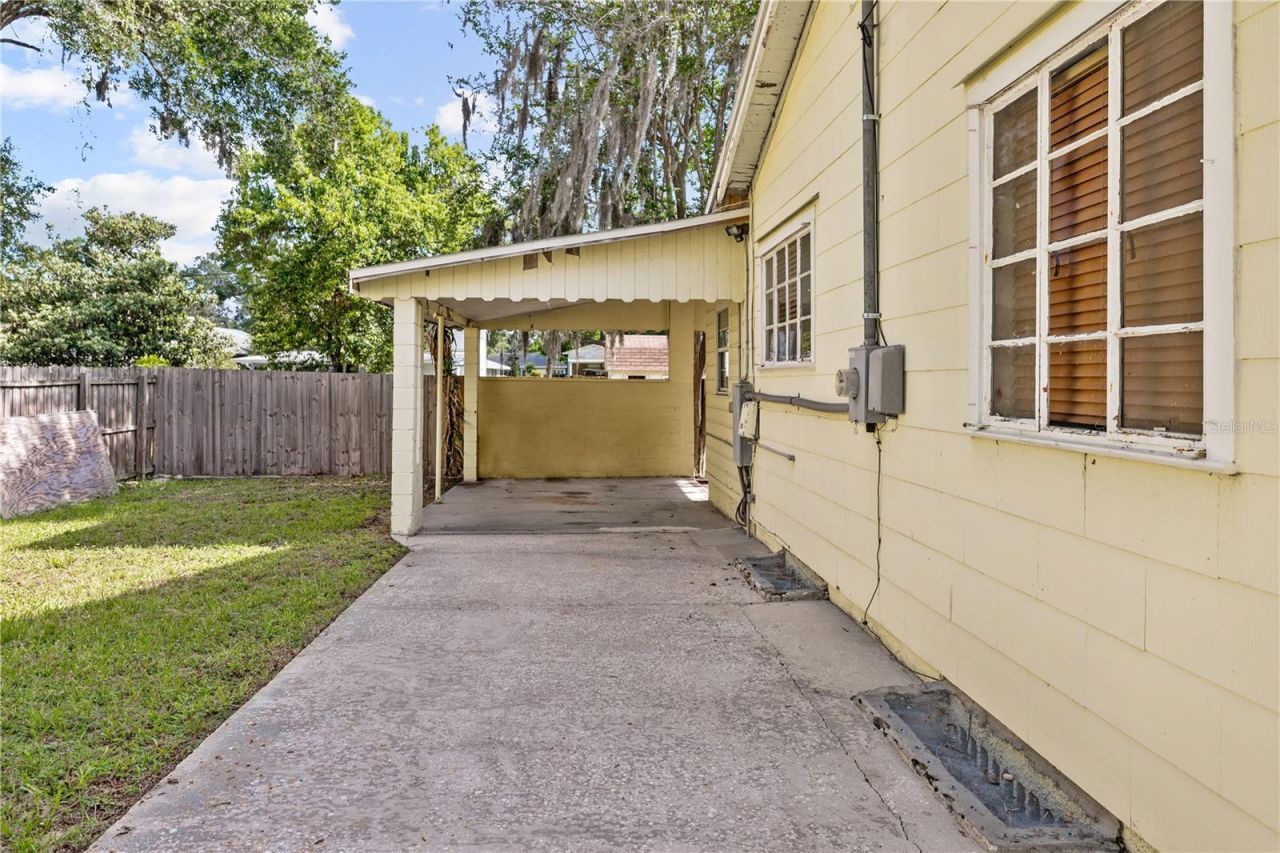 1418 E Powhatan Avenue , Tampa, FL 33604 Photo