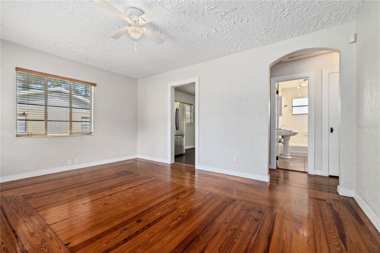 1418 E Powhatan Avenue , Tampa, FL 33604 Photo