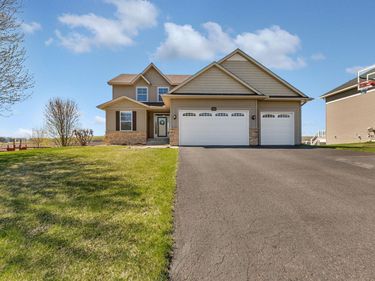 13827 Savanna Drive, Rogers, MN 55374