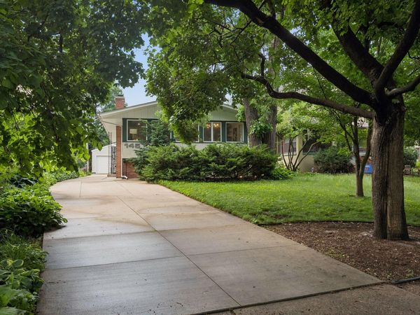 145 Rustic Lodge W, Minneapolis, MN 55419