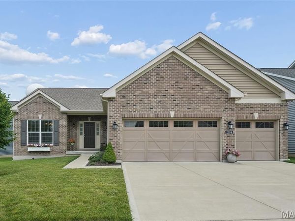 2384 Chemin Avenue, St Charles, MO 63301