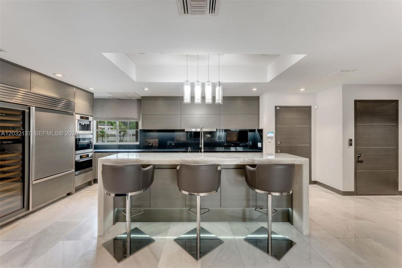 5021 NE London Walk Ter , Unit 50, Miami, FL 33138 Photo