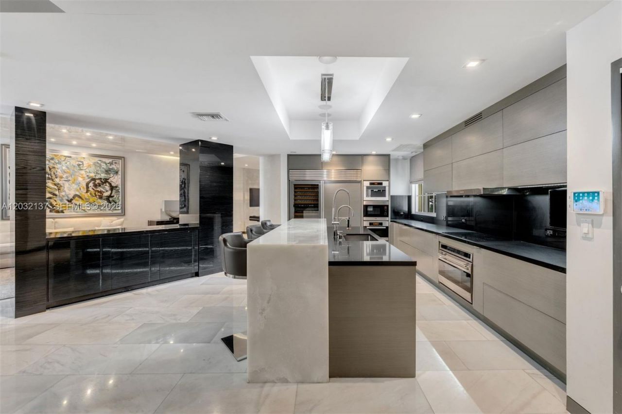 5021 NE London Walk Ter , Unit 50, Miami, FL 33138 Photo