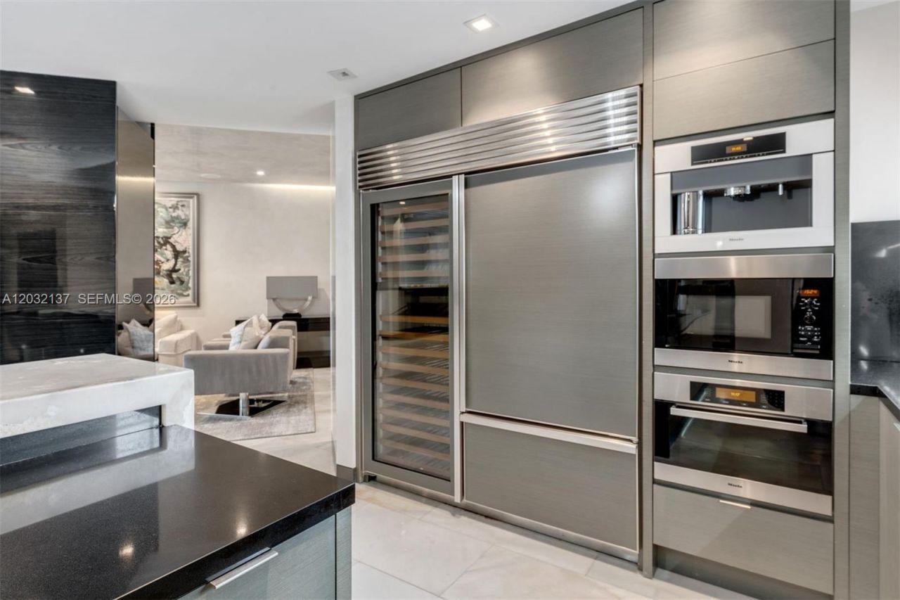 5021 NE London Walk Ter , Unit 50, Miami, FL 33138 Photo