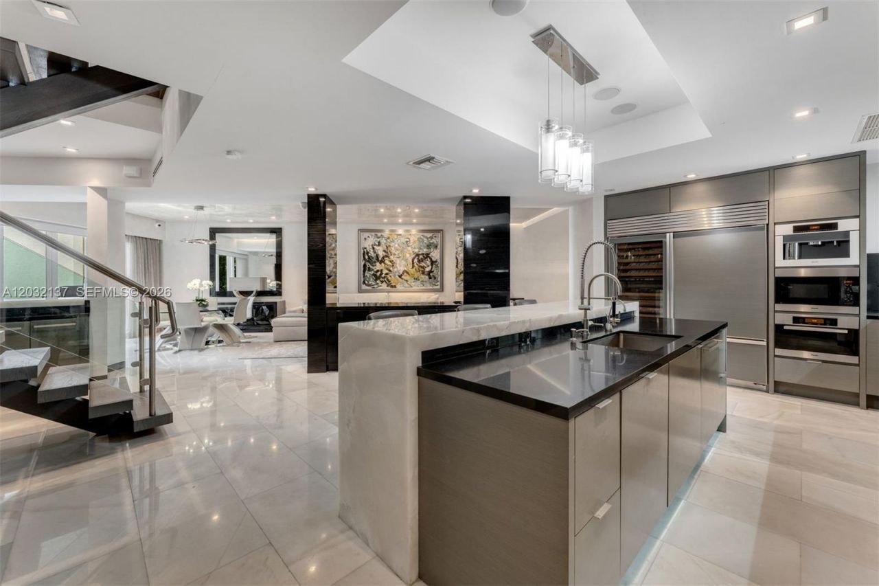 5021 NE London Walk Ter , Unit 50, Miami, FL 33138 Photo