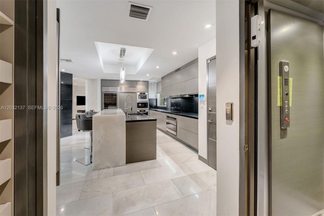 5021 NE London Walk Ter , Unit 50, Miami, FL 33138 Photo