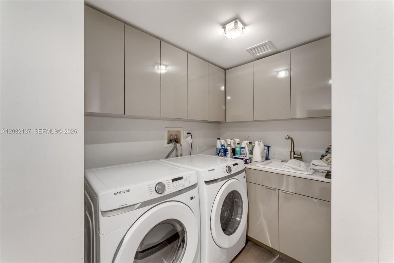 5021 NE London Walk Ter , Unit 50, Miami, FL 33138 Photo