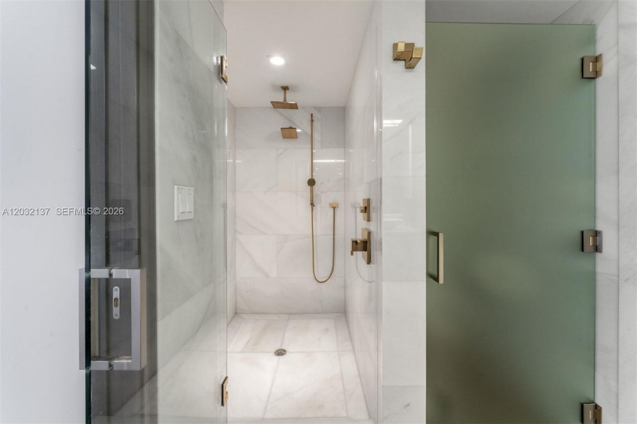 5021 NE London Walk Ter , Unit 50, Miami, FL 33138 Photo
